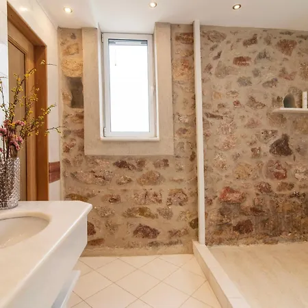 Villa Majestic Overlooking Acropolis With Hot Tub Athen